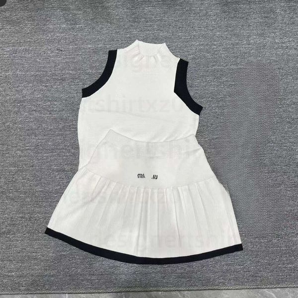 Muis Top Miu Crop Top Hollow Out Blouses Bathing Suits Designer Tank Top Spring Embroidered Slim Knitted Skirt Set Women Denim Tearhoodie Amiribandana Jeans