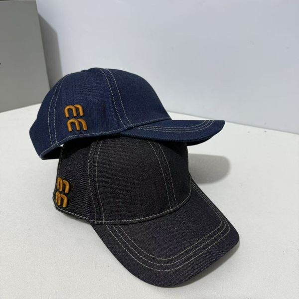 Fashion Luxury Hats Unisex Designer Hat Aand Scarf Set For Woman Men Knitted Beanie Cashmere Letter Embroidery