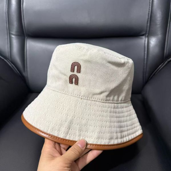 Designer Bucket Hat for Men Women Wide Brim Cap Sun Outdoor Beach Canvas Bucket Hat Designer Accessories Hundred