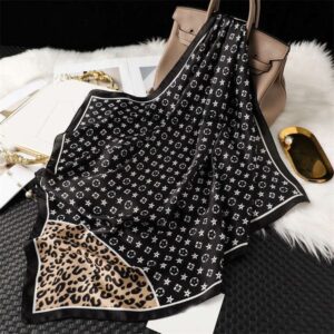 vuittons Scarves 70cm Simple Presbyopia Printing Floral imitate Silk Scarf Headband for Women Girls Fashion Long Handle Scarves Paris Shoulder Ribbon bb9 c9c