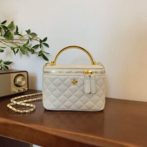 Carrying fashionable bucket bag, new dia-shaped single-shoulder for women, and a versatile crossbody bag