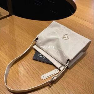 Small and high-end commuting underarm bag for women in early autumn new waste soil bag exquisite and versatile one shoulder diagonal cross bag