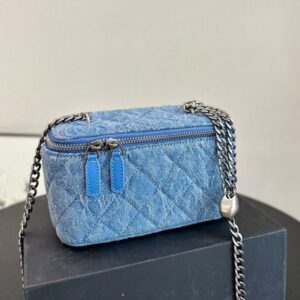 Designer bag Makeup Bag Silver chain love ball Camellia Box Crossbody Bag Small Vanity With Chain quality leather Crossbody Bag saddle bag luxurys Handbags 18m