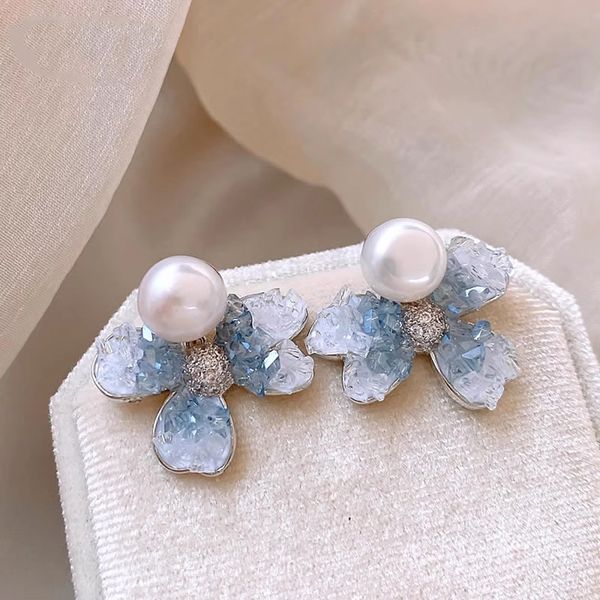 1-397 Vintage Style Hollow Alloy Earring Set with Pearls for Women