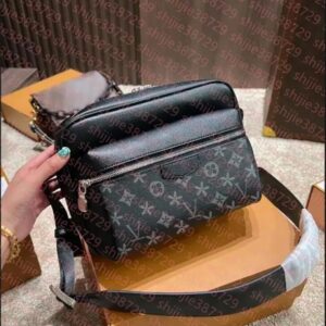 Mens s trio outdoor 10A 2024 Men shoulder bags designer cross body man messenger bag Satchels satchel fashion handbag Composite package backpack