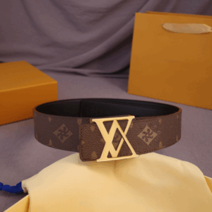 Designer Belt Mens Woman Belts Classic Smooth Buckle Genuine Leather Belt Highly Quality Come with Gift Box and Handbag 90-125cm Length Waistband