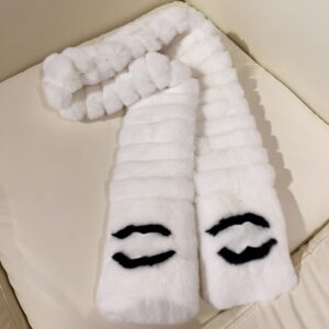 Designer Scarf Luxury Women's Classic Scarf Knitted Warm Fashions Trend Solid Colors Temperament Travel Festival Gifts Available in 4 Colors