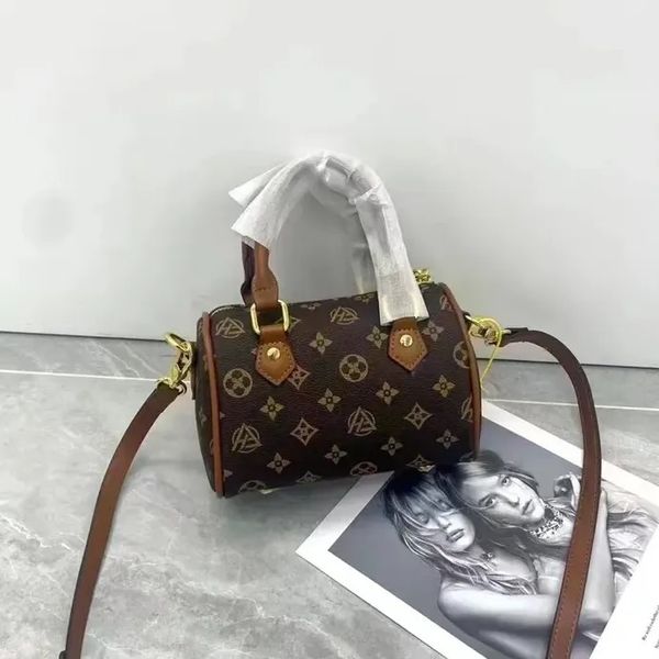 Designer bag 2025 new luxury tote bag crossbody bag shoulder bag fashionable and high-quality versatile handbag versatile bag essential for going out on the street 15