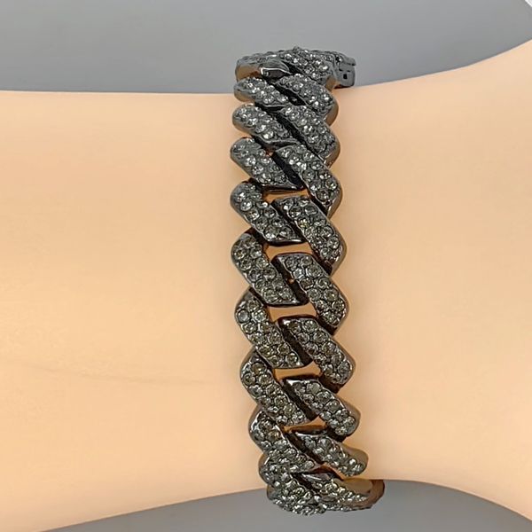 Elegant Multi-Diamond Accents Men's Designer Chain Accessory with Secure Locking Mechanism