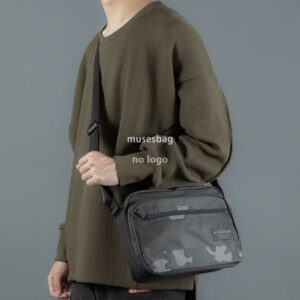 Men's bag shoulder bag crossbody bag Canvas casual student messenger bag Camouflage contrast crossbody bag Rain trend bag