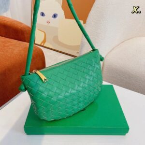 Woven handbag Women's fashion Tote 2022 new original single shoulder bag 5A designer purse