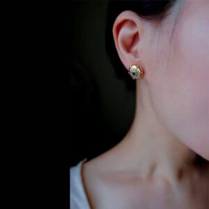 2025 Light Luxury And High Vintage Court Style Jewlery 18k Gold Plated Eco-friendly Metal Green Emerald Earrings Carved Grain Ear Studs