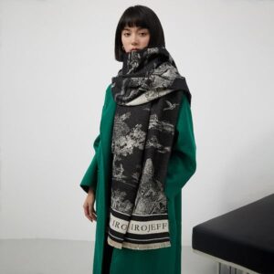 Cozy Hand-Knit Ethereal Shawl with Traditional Patterns Perfect Winter Layering Accessory (Dimensions: 180x65cm)