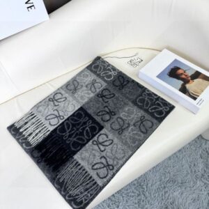 Design-inspired fall and winter wool scarf Luxury and fashionable women's scarf Cotton scarf for autumn and winter Suitable for women High-quality scarf