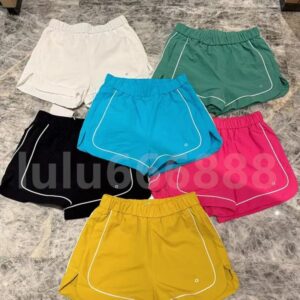 Yoga Outfit Capris Tight Hip Lift Fitness Shorts Women Sports Shorts Sweating Fast Dry Cycling Outwear Elastic Waist Loose Solid Color Shorts