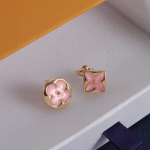 With Box Best Women stud pink earrings month-of-pearl fashion studs designers earring for women party christmas jewelry