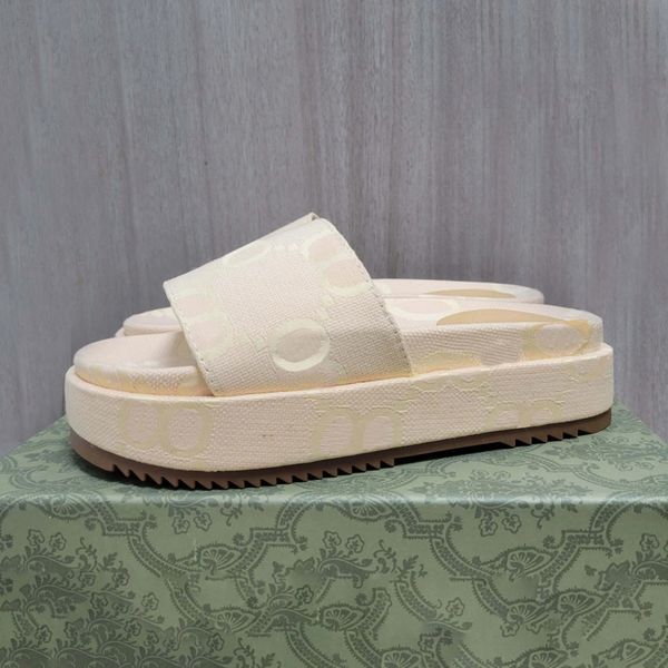 Designer Sandals Slipper Summer Platform Sandals Thick Heels Men Women Luxury Slides Rubber Sole Flatsole featuring embossed