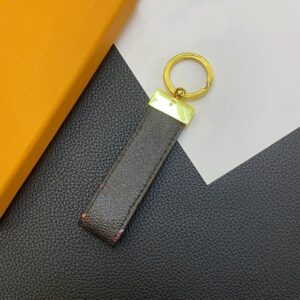 Designer keychain Keychain Classic Exquisite Designer Car Keyring Zinc Alloy Letter Unisex Lanyard Gold Black Metal Small Jewelry key chain dhgate