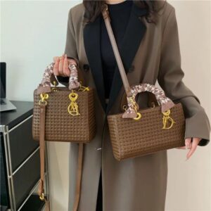 free shipping designer shoulder bags 2025 Spring New Fashionable Knitting Crossbody Artwork Bag for woman