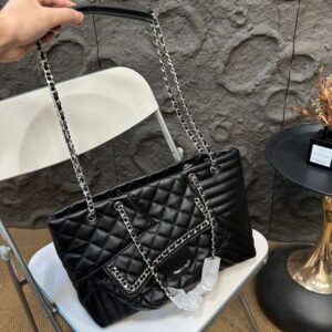 Designer bag Classic leather Woman Women luxurys Tote Leather Armpit bag beach bag Shoulder bag Handbags Messenger Clutch Flap crossbody Wallet lady clutch 32m