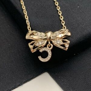 High Quality Crystal Pearl Chains Necklaces Jewelry Heart Real Gold Brass Copper Stamp Letter Women's Sweater Necklace Chain Pendants Necklaces