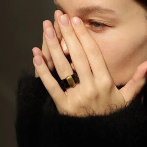 Dropshipping Ins Niche Design 18K Gold Plated Black Ceramic Pink Blue Chunky Finger Ring Women White Cocktail Party Fine Jewelry