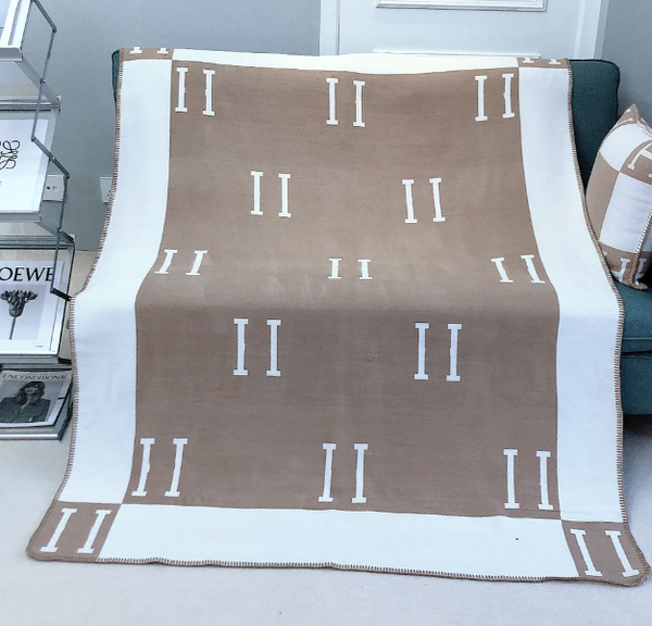Airplane H Cashmere Wool Blanket Sofa Single Letter Home Textiles Office Nap Air Conditioning Cover Blankets