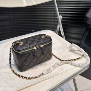 Designer bag Zipper cosmetic bag Crossbody Bag luxurys Shoulder bag Chain bag Letter Chain quality leather saddle bag Handbags Messenger bag Fortune bag 16m