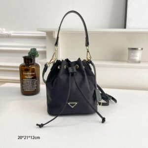 Drawstring Bucket Bag Womens Designer Nylon Bags Chain Luxurys Hobo Handbags Womans Purse Fashion Ladies Shoulder Cross Body Bag Wallet BFD2504171