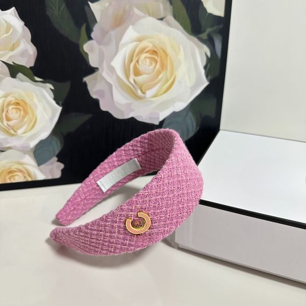 Luxurious wide hair band for ladies hair ring hair clip for girls seamless hair clip for women fabric hair styling tool hair clip accessory for beauty salon