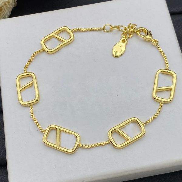 Classic Designer Charm Bracelets Brand Letter Chain Bracelet Birthday Engagement Bangle Party 18k Gold Plated Jewelry Gift with Box