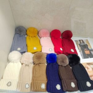 Knitted Hat Beanie Cap Designer Pom-Pom Skull Caps for Man Woman Winter Hats 11 Colors Multi Color Option