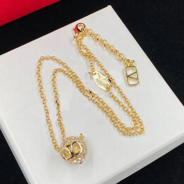 Designer Brand Necklace Letter Pendant Necklace 18K Gold Plated Choker Chain Pearl Crystal Jewelry Party Jewelry Gift