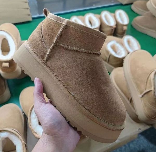 2024 Hot Women Classic Mini Platform Boot Ultra Matte Fur Snow Boots Suede Wool Blend Comfort Winter Designer Ankle Booties Size 35-44 Free transshipment