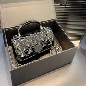 Ladies Black Patent Leather Flap Bag with Handle Gold Buckle Hardware Matelasse Chain Diamond Lattice Designer Square Handbag Luxury Shouldee Coin Wallet 17x10cm