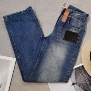Vuittons High Waist Vintage Floral Jeans for Women Classic Blue Label Commuter Slim Fit Versatile Straight Long Pants 2025 Spring New Style Vittion abd