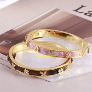 Designer Brand Bangle Butterfly Clover Opening Fashion Pink Shell Amber Sweet Bracelet Gold Plated Brass Design For Women Light High Version