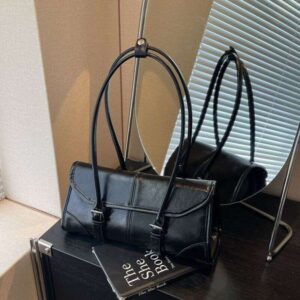 High end niche design bag for women 2025 new versatile single shoulder underarm baguette bag stylish light luxury handbag