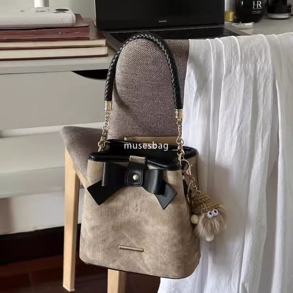 High end and niche design retro and versatile Instagram commuting bucket bag new Maillard high-end bow handbag shoulder bag