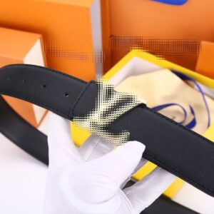 Designer thin leather belts for women designer men ceinture e soft small buckle ladies belt 18mm width fashionable brown black with BOX11