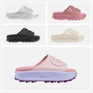 Luxury Designer Sandals 2024 Designer Women's Flip Flops Slippers Slippers Fashion Anti-slip Soft Bottom Home Beach Leather Slippers Metal Chain Women's Casual Shoes