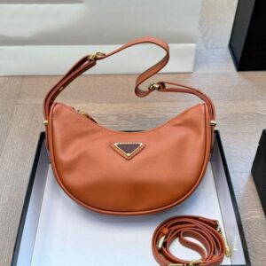 Designers bags Women Luxurys Leather Shoulder Bags Classic Armpit bag Handbags Tote Crossbody Zip Closure Women Hobo Ladies Underarm Fortune Bag 22m