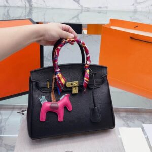 Handbag Womens designer bags Fashion totes 7A Top class women shopping shoulder handbags temperament Classic silk scarf pendant three piece set