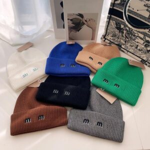 Stylish Warm Beanie Cap Designer Winter Knitted Hat Letter Skull Caps for Man Woman 7 Colors