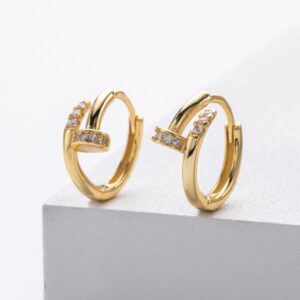 European and American light luxury, high-end personality, nail earrings, S925 sterling silver, explosive exquisite commuting and versatile accessories for women