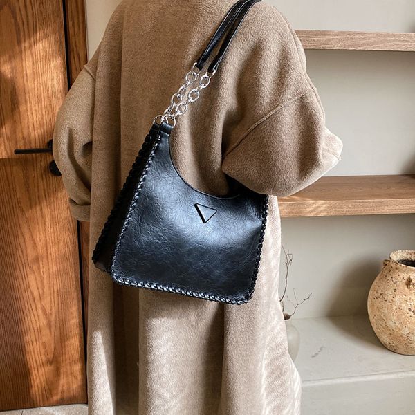 Free shipping 2025 designer Shoulder Bags For womans shoulder bags printing Latch NEW hot handbag Fashionable flap women messenger Chain armpit bag