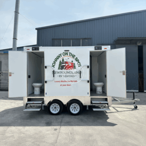 Luxury Customizable Toilet Versatile Portable Restroom Trailer Case Cabin Portable Mobile Toilet Trailer For Sale
