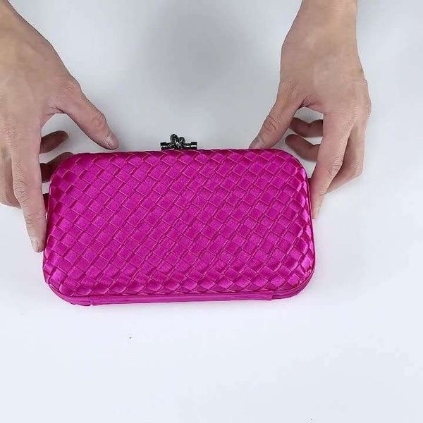 2025 New Women's Portable Banquet Handbag Dress Evening Makeup Bag