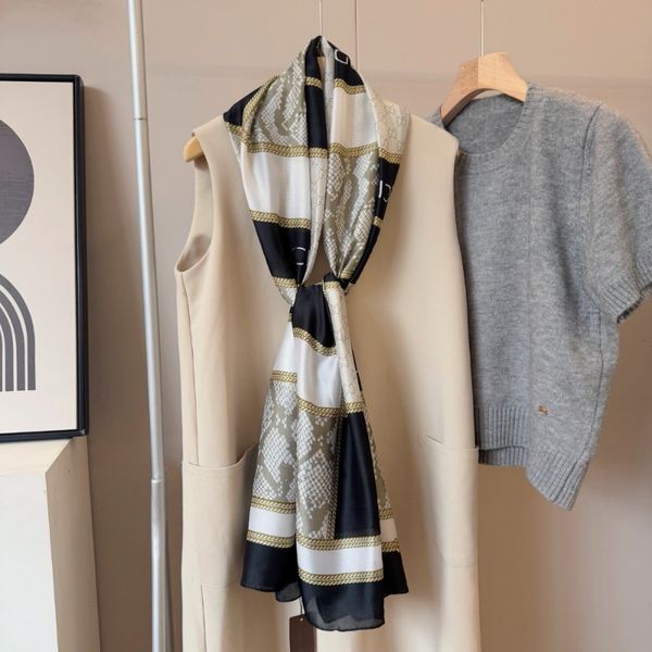 Real silk Slightly textured silk high-quality luxurious lady's silk scarf silk scarf Design scarf Fashionable lady Versatile styling option