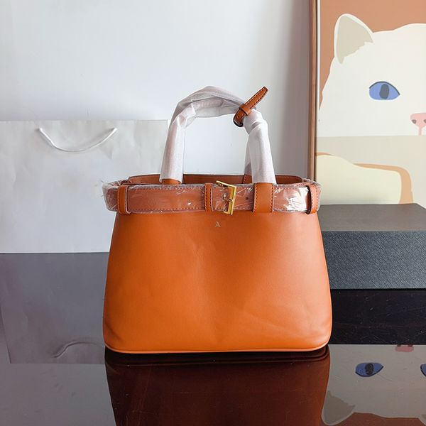 Designer bag Woman Women luxurys Classic Shoulder bag leather Handbags Messenger bag Clutch Flap crossbody Wallet lady clutch Fortune bag 33m